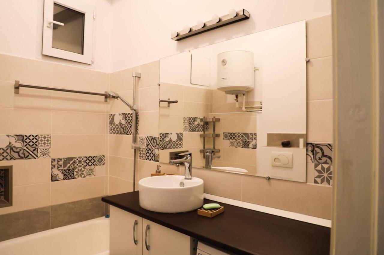 Ultracentral Cozy Apartment Near Old Town Bucureşti Exterior foto